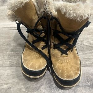 Sorel Tivoli II Women's Suede Short Winter Boot NL2089-373, Size 8